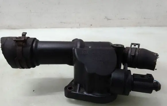 Volkswagen PASSAT B6 Thermostat/thermostat housing 03L121132