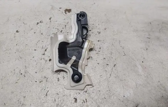 Peugeot 2008 II Other engine part 9815884380