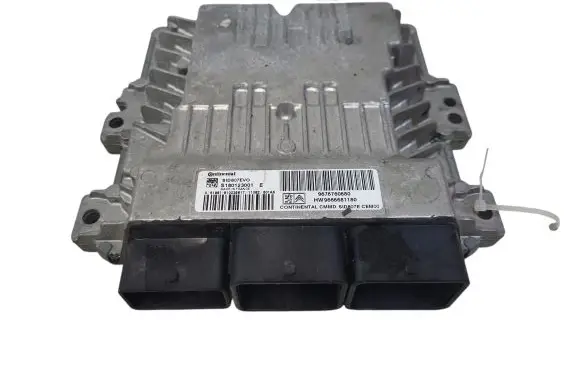 Peugeot 508 Engine control unit/module 9676760880 S180123001 SID807EVO