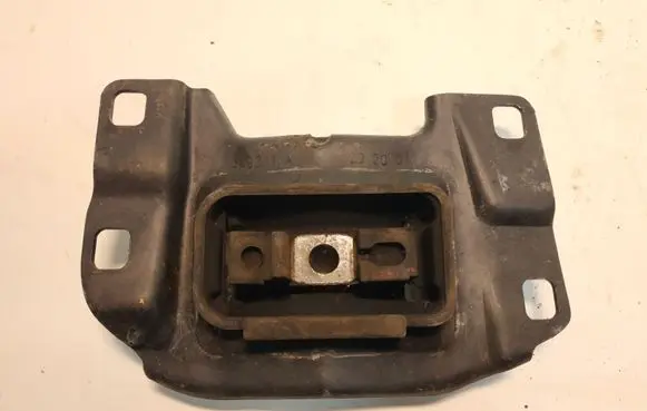 Volvo V50 Engine mount bracket 322A40