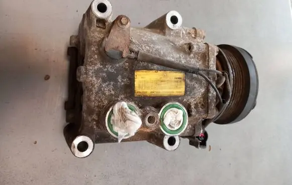 Ford Mondeo MK II Air conditioning (A/C) compressor (pump) XS7H190629EA