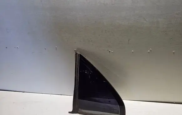 Rear vent window glass