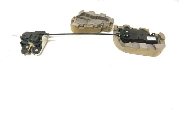 Loading door lock