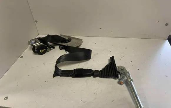 Nissan Qashqai Front seatbelt 86885JD010 E9047136 047136
