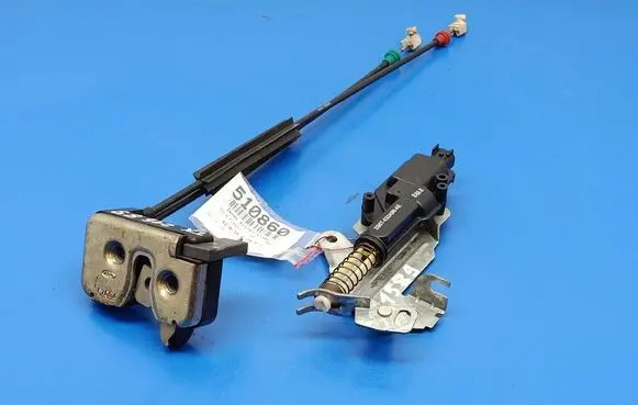 Ford Fiesta Tailgate/trunk/boot lock/catch/latch 2S61A43102BC