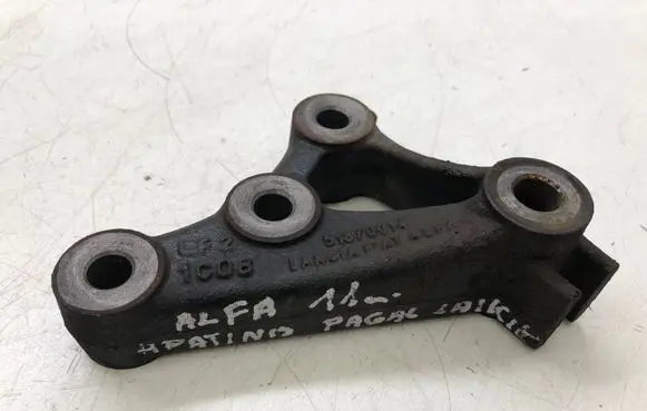 Alfa Romeo Giulietta Engine mounting bracket 51870014