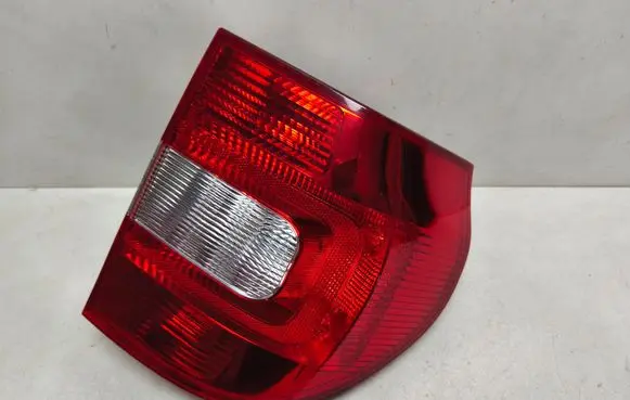 Skoda Yeti (5L) Rear/tail lights 5L0945096