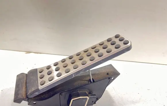 Mercedes-Benz E W212 Accelerator throttle pedal