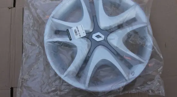 Renault Zoe R16 wheel hub/cap/trim 403178963R