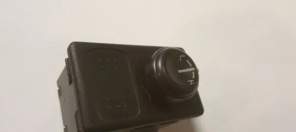 Nissan X-Trail T30 Wing mirror switch