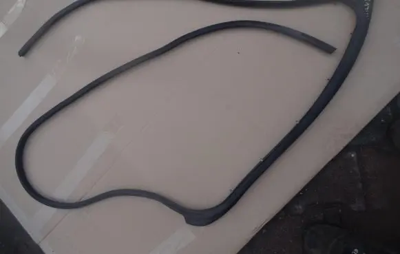 Rubber seal rear door