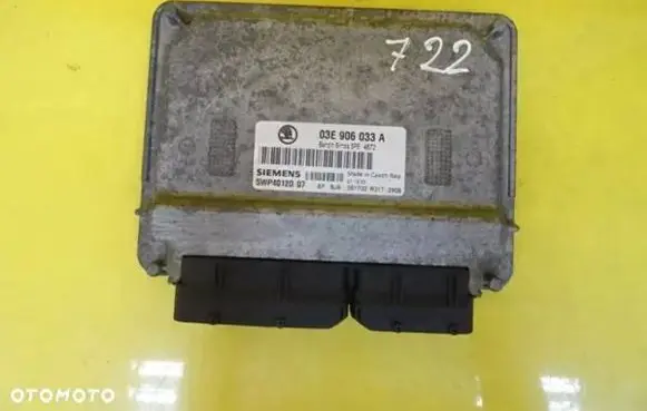 Skoda Fabia Mk1 (6Y) Engine control unit/module 03E906033A 5WP4012007