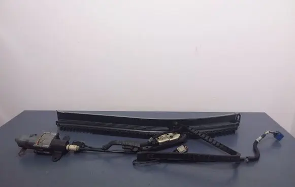Chrysler Grand Voyager IV Rear door lock 774604602
