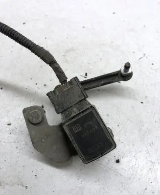 BMW 5 E60 E61 Front height sensor lever 1093697