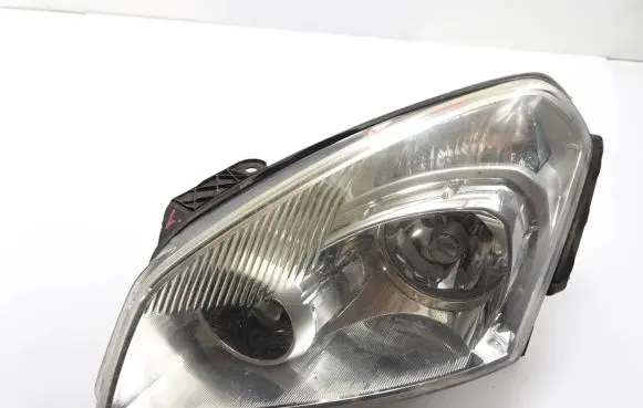 Nissan Qashqai Headlight/headlamp