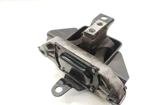 Engine mount bracket