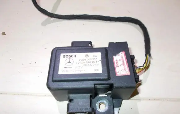 Mercedes-Benz E W210 ESP acceleration yaw rate sensor 0265005230 0015404517