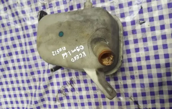 KIA Ceed Coolant expansion tank/reservoir