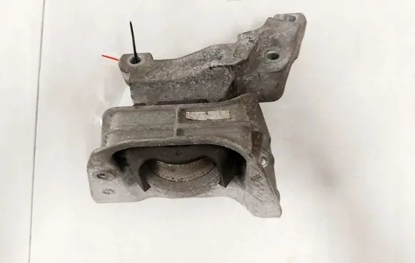 Nissan Juke I F15 Engine mount vacuum valve 