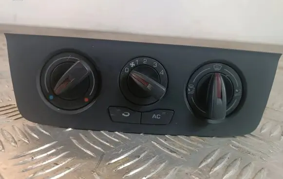 Seat Ibiza IV (6J,6P) Climate control unit 6J0820045 901513720000