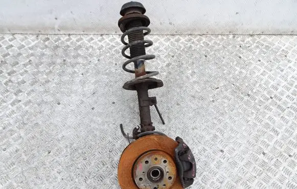 Suzuki Swift I Front wheel hub spindle knuckle