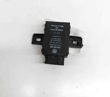Volkswagen Touareg II Other devices 7P6959257