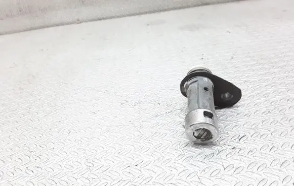 Honda CR-V Tailgate exterior lock 