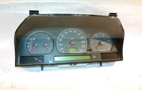Volvo S70 V70 V70 XC Speedometer (instrument cluster) 9451494 9472523 9438259