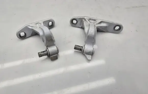 Mercedes-Benz Sprinter W907 W910 Front door upper hinge H910C1 H910A1