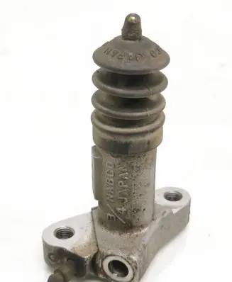 Suzuki Grand Vitara II Clutch slave cylinder 