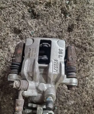 Nissan Almera N16 Rear brake caliper