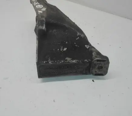 Audi A6 S6 C5 4B Engine mounting bracket 8D0199307P