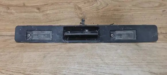 Volvo XC70 Trunk door license plate light bar 9203101