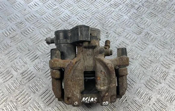 Subaru Outback (BS) Rear brake caliper