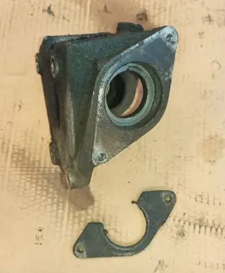 Renault Espace - Grand espace IV Driveshaft support bearing bracket 8200000033