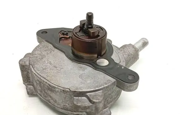 Mercedes-Benz SLK R171 Vacuum pump A2712301565