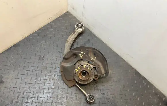 BMW 5 E60 E61 Front wheel hub spindle knuckle 6768315