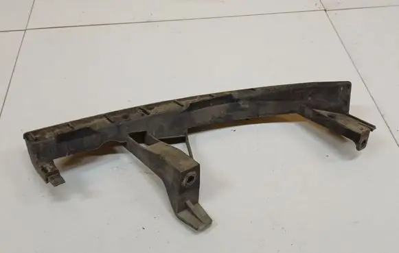 Renault Scenic II - Grand scenic II Front bumper mounting bracket 8200183758