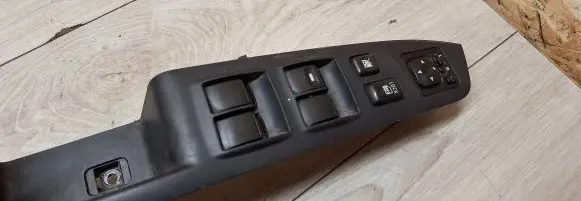 Mitsubishi Outlander Electric window control switch 8608a060
