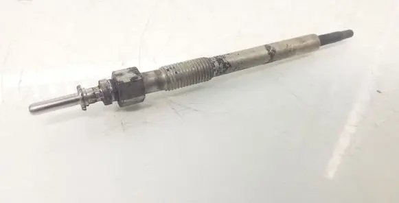 Opel Zafira B Glow plug 55588475