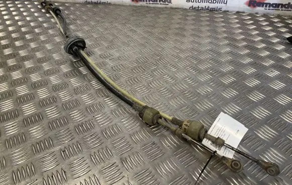Gear shift cable linkage