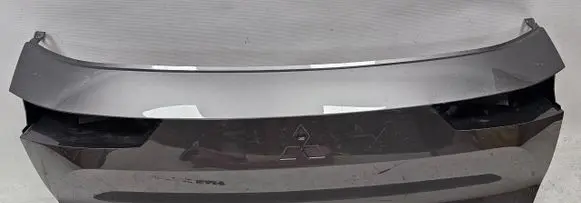 Mitsubishi Grandis Tailgate trim 901520105R