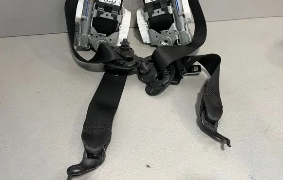 BMW 3 GT F34 Front seatbelt 34107542 34107541