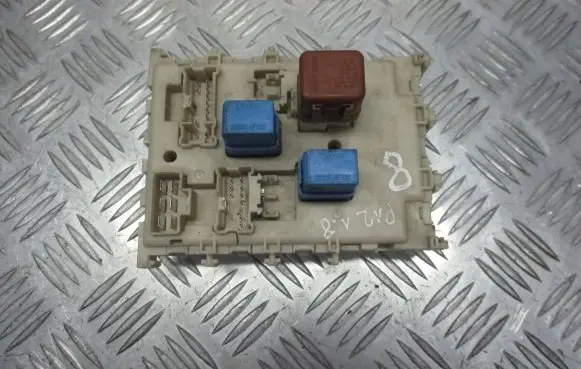 Nissan Primera Fuse box set 24350AV700