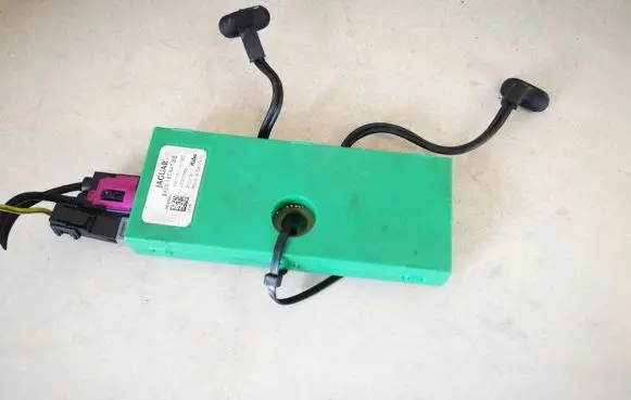 Jaguar XF Antenna control unit 8x2318c847bb 8x23-18c847-bb