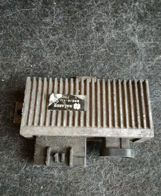 Volvo S40, V40 Glow plug pre-heat relay 77001115525
