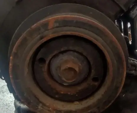 Toyota Avensis T250 Crankshaft pulley 134700G010