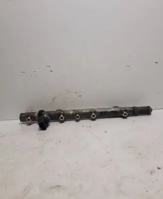 Opel Vivaro Fuel main line pipe 7700114017 012245 0445214024