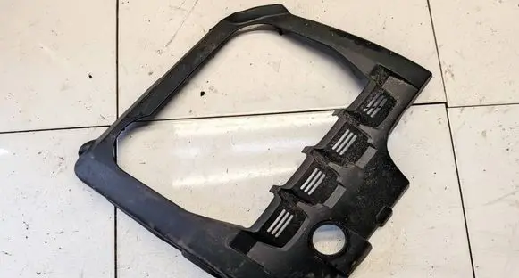 Volkswagen PASSAT B6 Engine cover (trim)