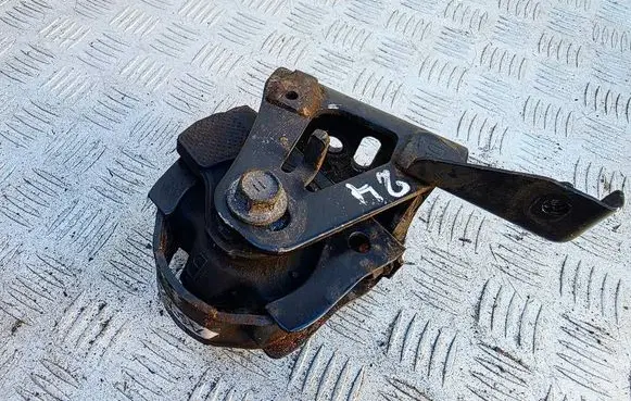 Toyota Auris E180 Engine mount bracket 